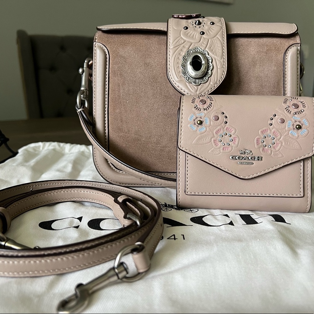 Coach floral beige/tan purse & wallet